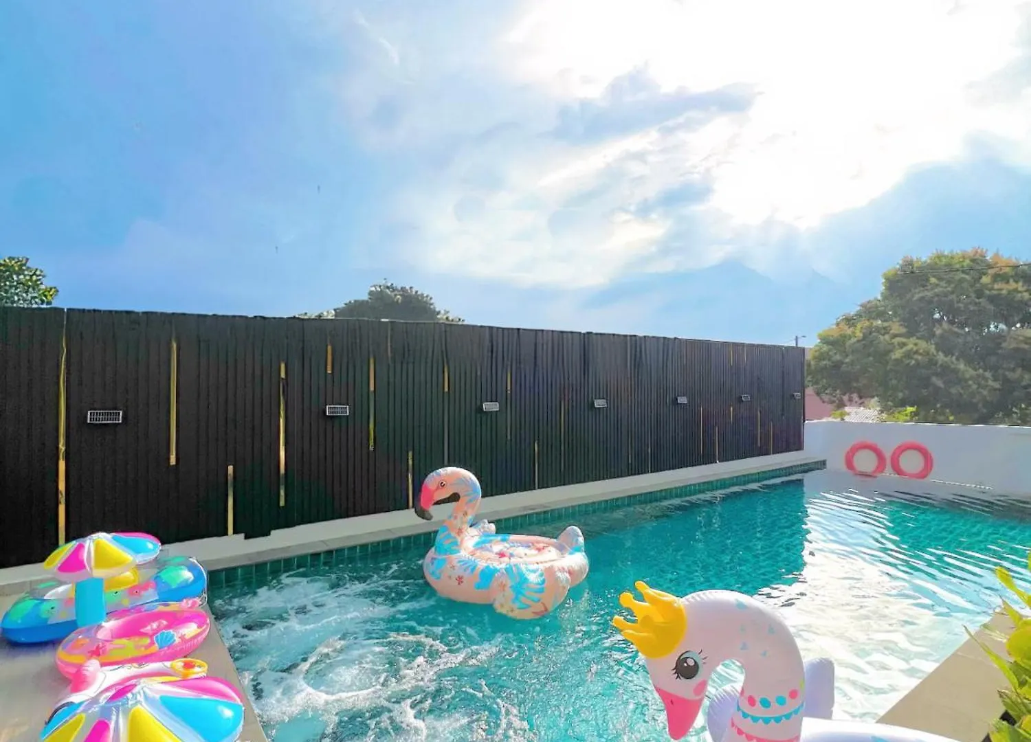 Dato Villa Luxury Homestay 12Min To Jonker Street 26Pax Private Pool Malacca